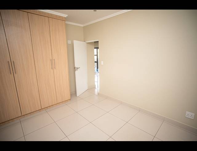 2 BEDROOM APARTMENT FOR SALE IN UMHLANGA RIDGE